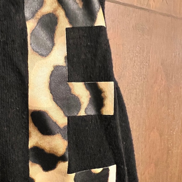 VS PINK Tank with cheetah detail - Picture 4 of 5